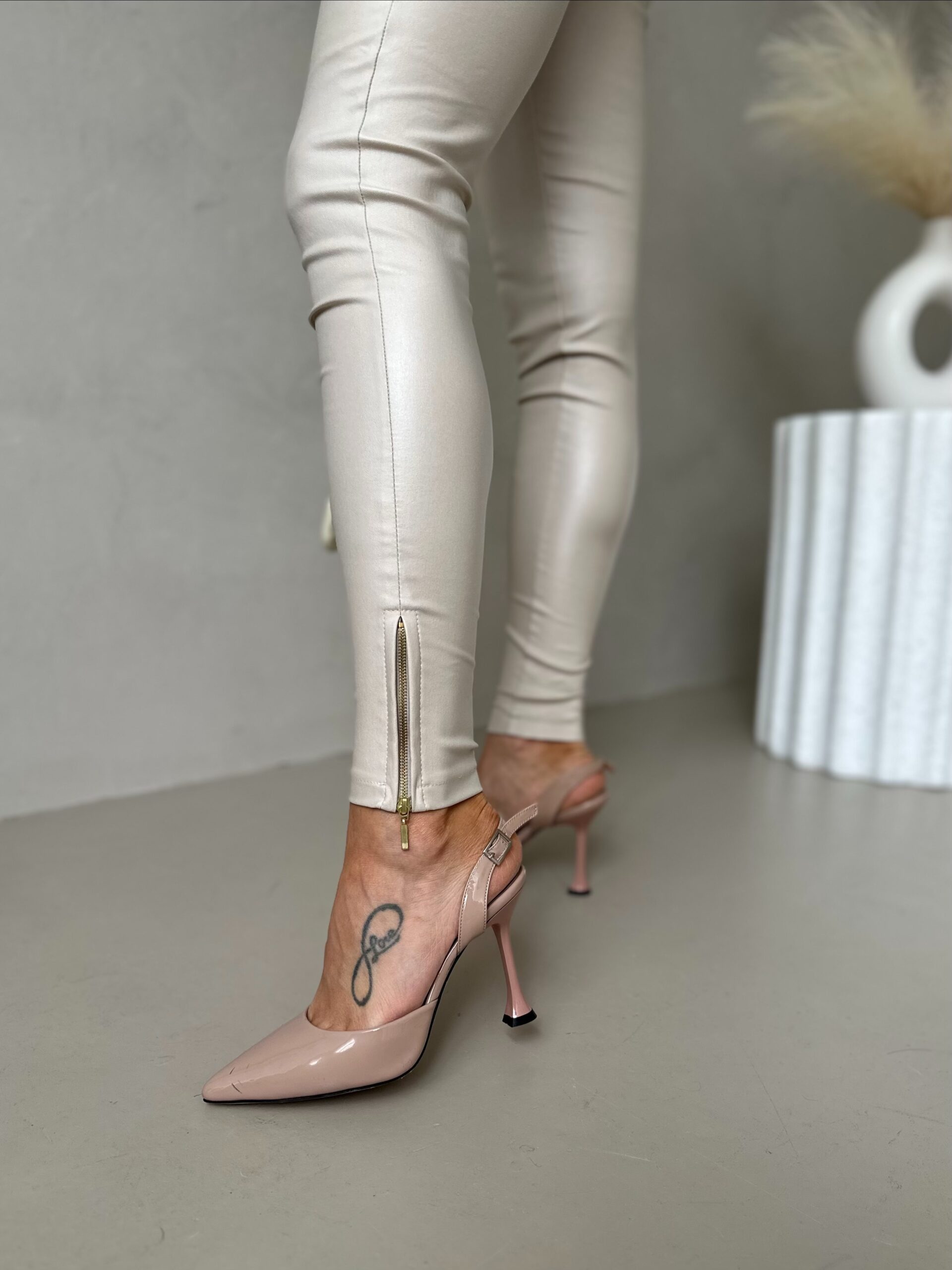 Spodnie woskowane LOPEZ – ivory - obrazek 4